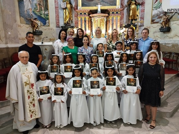 Slavlja sakramenata krštenja i prve svete pričesti djece romske zajednice u Župi Petrijanec